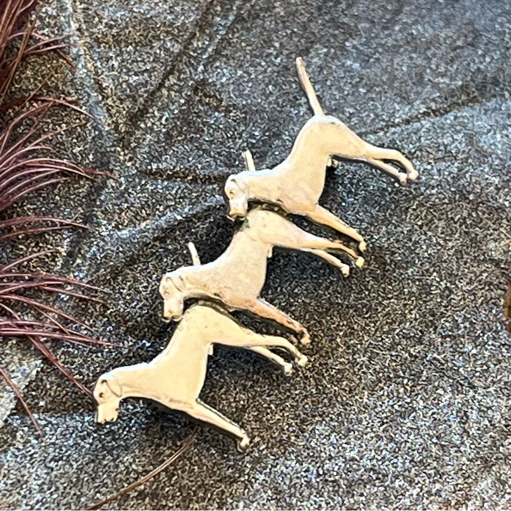 Vintage Preowned Three Hunting Dogs Pin Brooch Unsigned - Picture 8 of 17